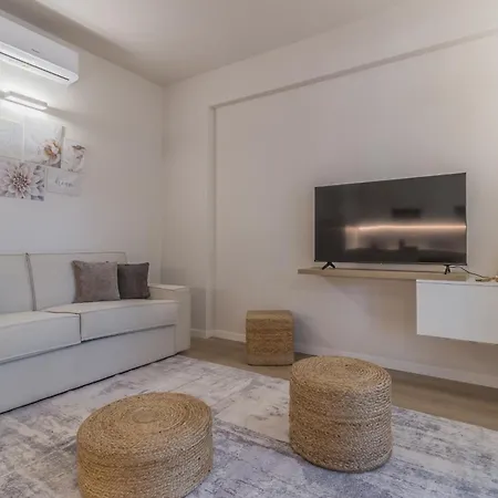 The Paraguays Lejlighed Bellano